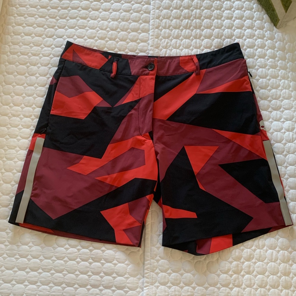 Red Camo Hydrogen Golf Shorts